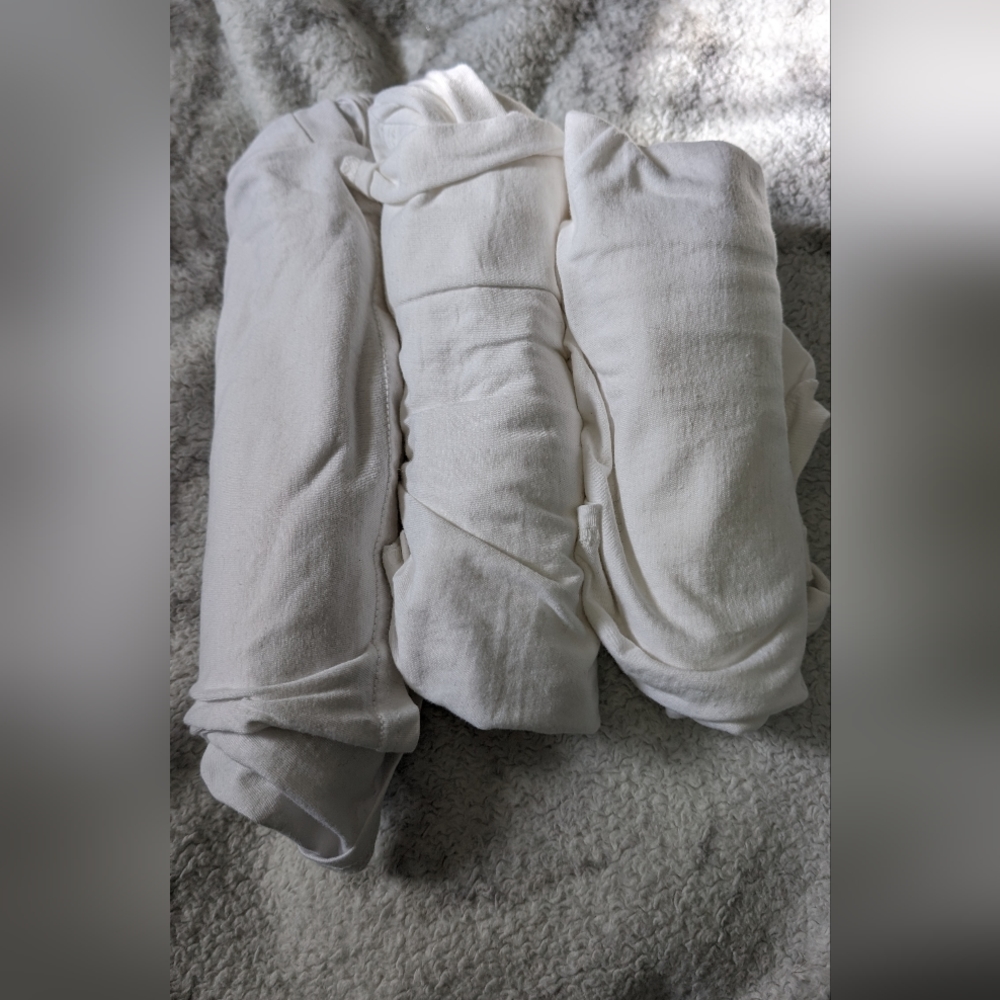 3 White Gildan White T Shirts